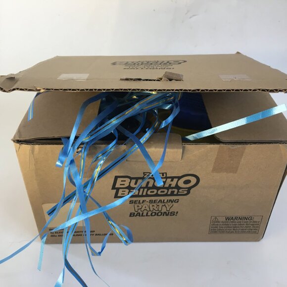 Zuru Bunch-O-Balloons Self-Sealing Party Balloons Pump - Picture 3 of 15